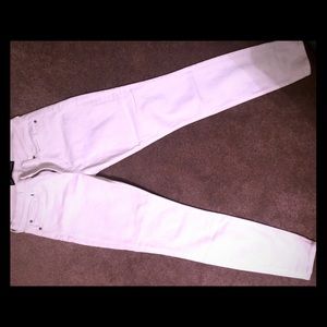 Express White Mid-Rise Jeans / Jeggings